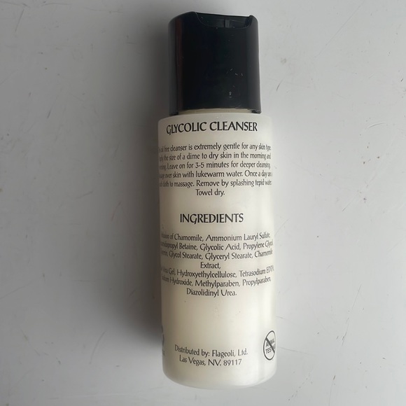 Serious skin care glycolic cleanser - Picture 2 of 3